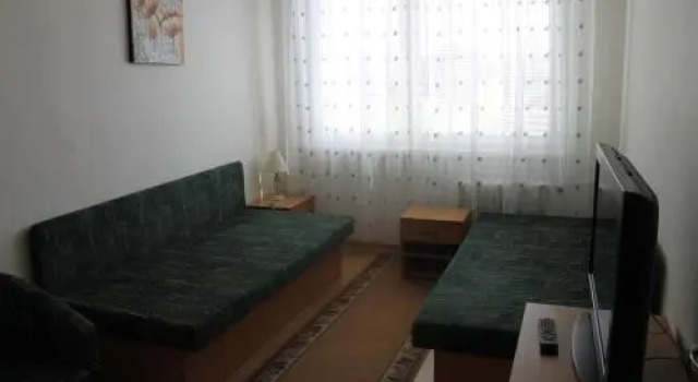 ŠD Jedlíkova 5, Rezervovat Hotel Hotely v Košický kraj s parkováním, Parkování