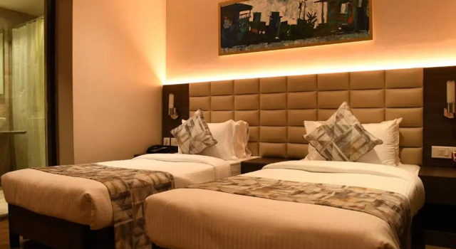 Lynq Aero, Boek Hotel Calcutta 