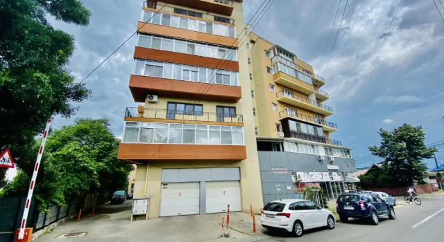 Central & Comfortable Studio, Rezerwuj Apartament Hotele w Carpathians - Romania z parkingiem, Parking