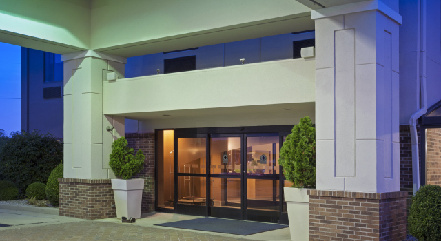 Holiday Inn Express Hotel & Suites Dayton West - Brookville by IHG, Prenota Hotel Hotel a Ohio con parcheggio, Parcheggio