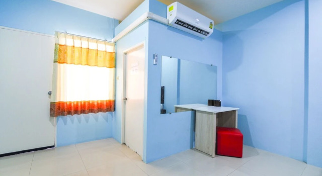 Sixsense Hotel by OYO Rooms