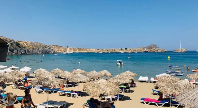 Коттедж с 2 комнатами Haraki Beach