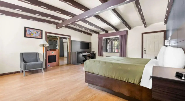 Econo Lodge Inn & Suites South Lake Tahoe