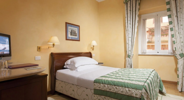 Одноместный номер Standard с балконом Hotel Victoria
