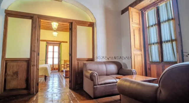 Четырёхместный полулюкс с балконом Hotel Casa del Refugio