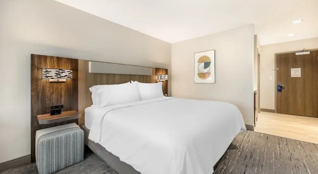 Двухместный номер Standard Holiday Inn Express & Suites Nashville West End - Univ Area by IHG