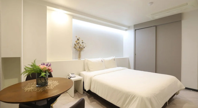 Standard Doppel Zimmer BON Hotel BUSINESS