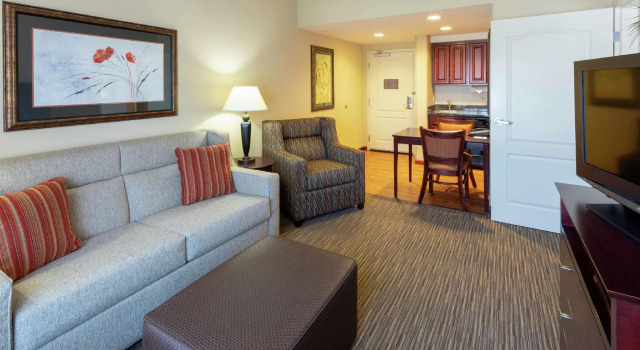 Четырёхместный люкс c 1 комнатой Homewood Suites by Hilton Minneapolis - Saint Louis Park at West End