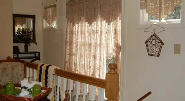 A Walk in the Woods Bed and Breakfast, Book Hotel Southold North Fork