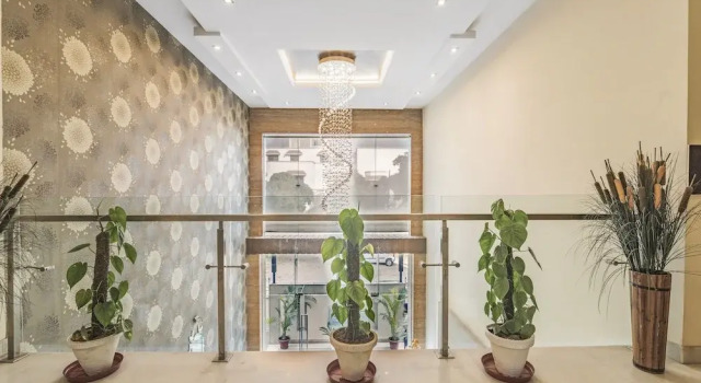 Royal Residence On MG Road, Забронировать Отель Отели Гургаон 3 звезды, рядом с Sikanderpur Rapid Metro, 3*