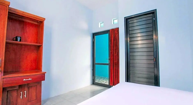 OYO Life 3183 Kost Putri Biru Sigura-gura, Prenota Hotel Hotel e alloggi a Malang, vicino a Museum Zoologi Frater Vianney, Hotel