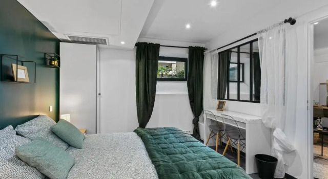 Апартаменты Superior Saint Charles Apartments