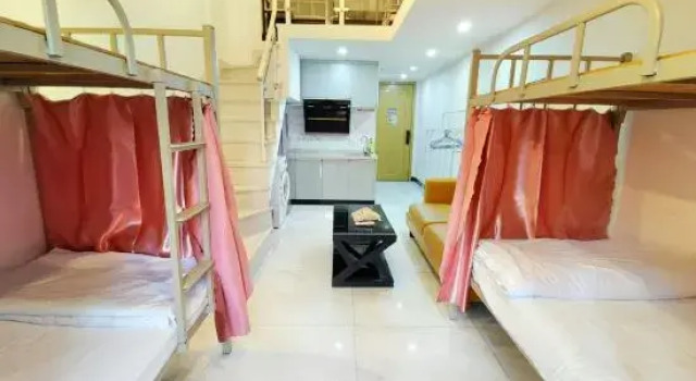 Кровать в общем номере (женский номер) Дуплекс CuiPan Apartment