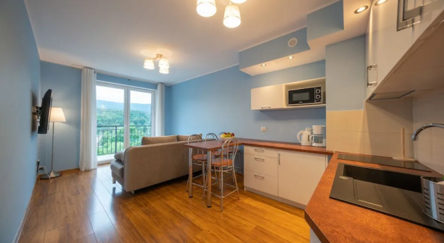 Семейные апартаменты c 1 комнатой с балконом и с видом на горы RentPlanet - Apartamenty Dworcowa