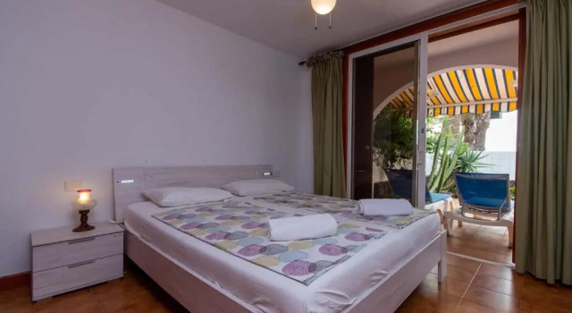 Parque Santiago III 200 - Two Bed overlooking beach and ocean, Prenota Hotel Hotel a Tenerife con piscina, Piscina