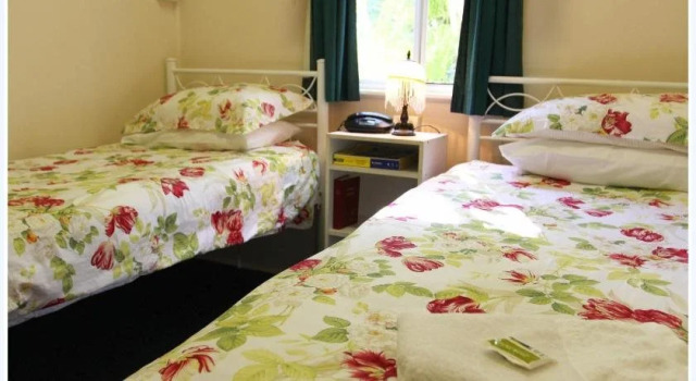 Coral Lodge Bed and Breakfast Inn, Забронировать Отель Таунсвилле Квинсленд, рядом с Яхт-клуб и пристань для яхт в Таунсвилле