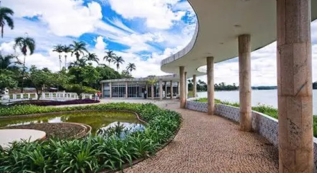 Flat com Varanda-Pampulha