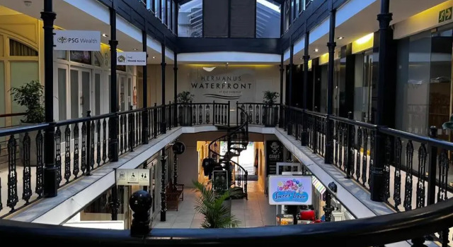 Hermanus Waterfront Apartment No.20, Book Lejlighed Hermanus Walker Bay Nature Reserve