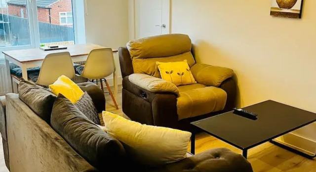 2 Bed Flat - Sleeps 8 - Pets - Garden - Parking, Book Lejlighed Hoteller i Nottingham med parkering, Parkering