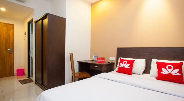 ZEN Rooms Palmerah Barat, Book Hotel Palmerah Jakarta