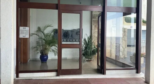 Апартаменты Apartment in Roses With Stunning Beachfront Views