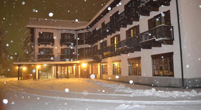 Park Hotel Gran Bosco, Забронировать Отель Саузе-д'Ульс Val di Susa, рядом с Горнолыжный курорт Саузе-д’Ульс - Жувансо