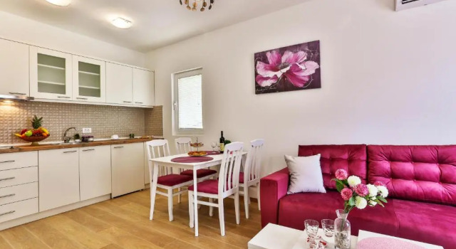 Апартаменты с балконом Apartments Royal Lux