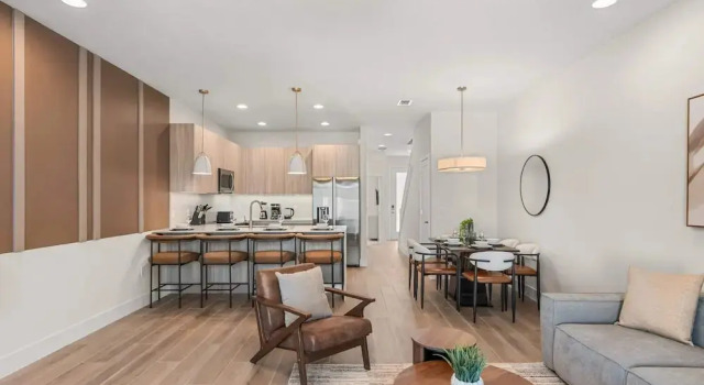 Коттедж Upstay Pristine 3BR Home With Private Pool BBQ