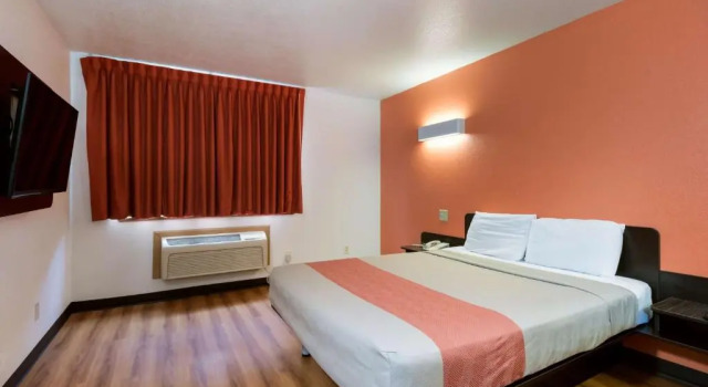 Четырёхместный номер Standard Motel 6 Davenport, IA