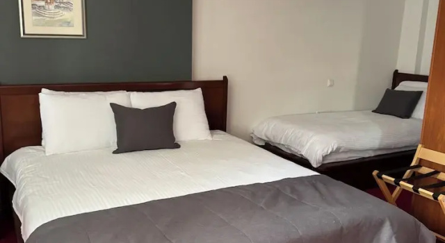 Трёхместный номер Standard Hotel Astra