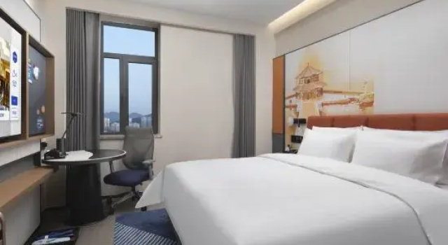 Номер Standard Hampton by Hilton Qingdao CBD