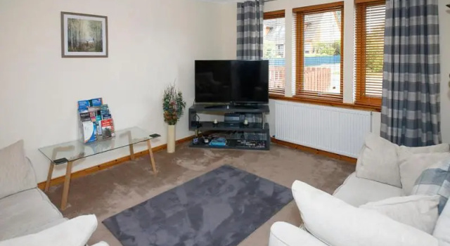 Luxury 2 Bedroom Semi detached House with parking
