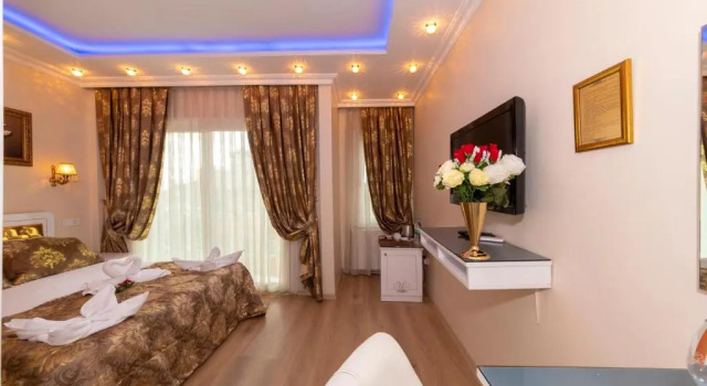 Двухместный номер Deluxe с балконом Charm Hotel