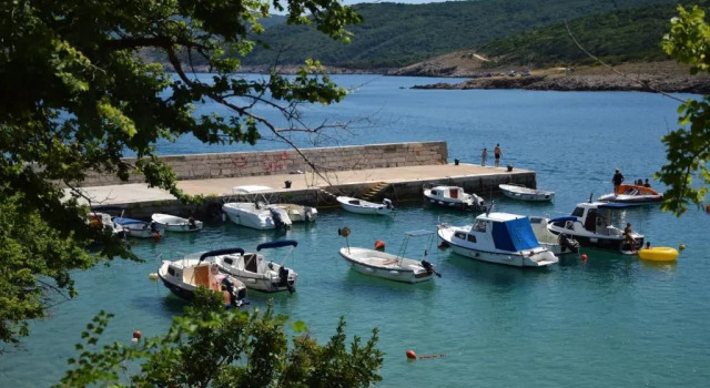 Apartments Petra, Prenota Appartamento Hotel a Isole Quarnerine con parcheggio, Parcheggio