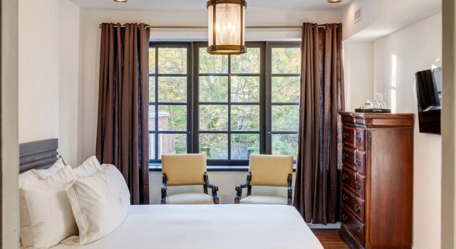 Двухместный номер Premium The DWIGHT D Hotel
