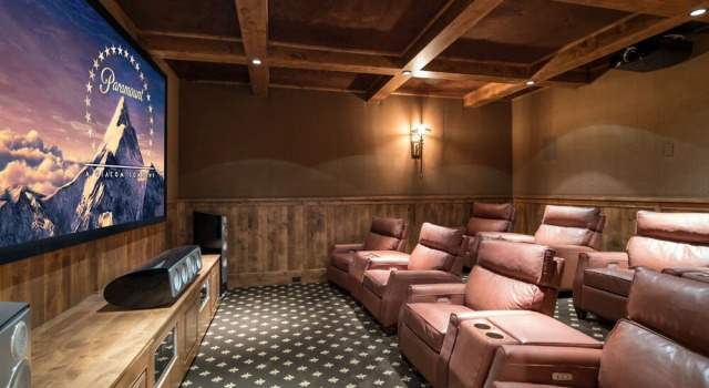 THE Pinnacle by Exceptional Stays