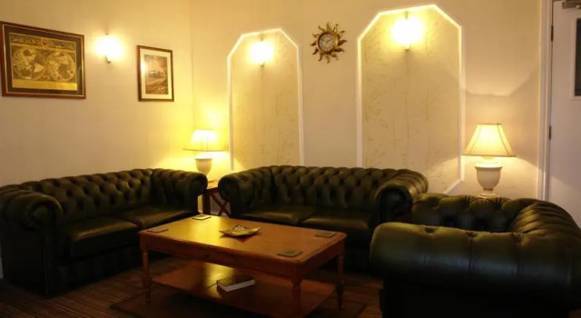 Cedar Lodge, Забронировать Отель Лландидно Клоид, рядом с Гольф-клуб Северного Уэльса в Лландидно