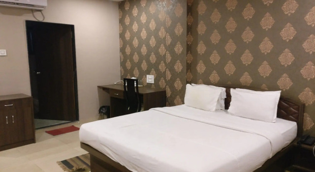 Hiranya Nature Retreat, Забронировать Отель Отели штата Махараштры 3 звезды, 3*