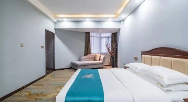 Люкс Deluxe Jinfoshan Hotel (Chongqing Nanchuan Wanda Plaza)