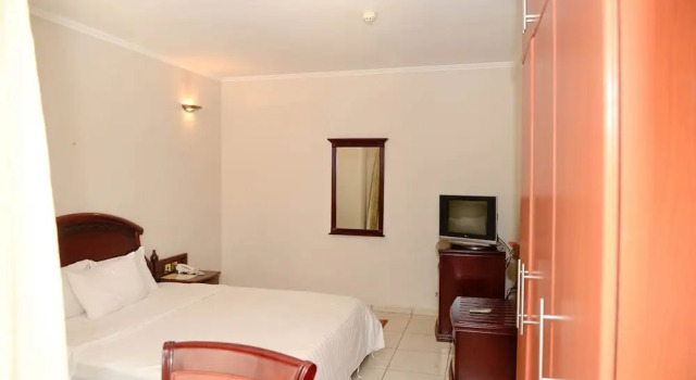 Room-this Wonderful Senior Suite Offers, Book Feriehus Villaer i Nyarugenge, Villa