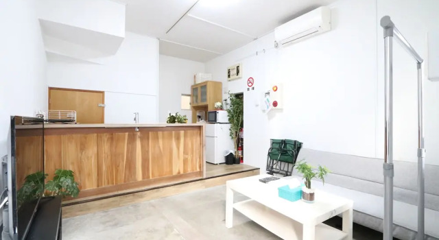Simon's house Shinjuku, Забронировать Отель Синдзюку Токио, рядом с Железнодорожная станция Сэндагая
