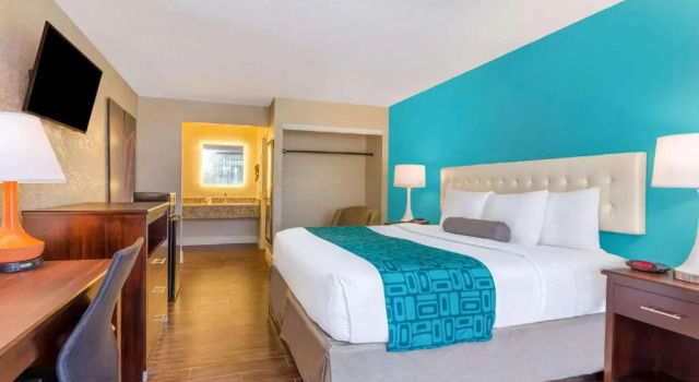Двухместный номер Standard Howard Johnson by Wyndham Lakeland