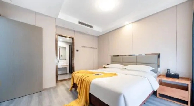 Люкс Teddy Hotel (Yiwu International Trade City Santing Road Night Market Street Branch)