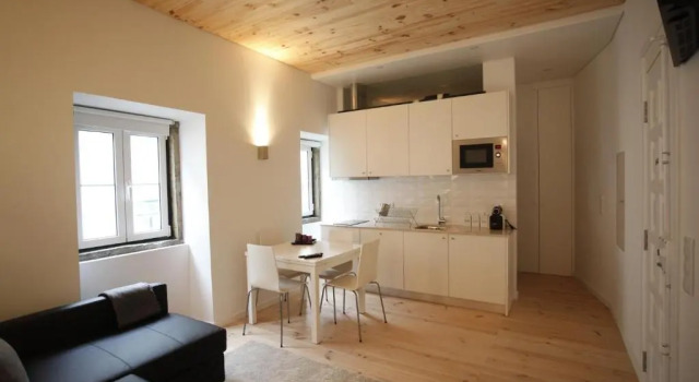 Апартаменты Charming Bairro Alto Apartment