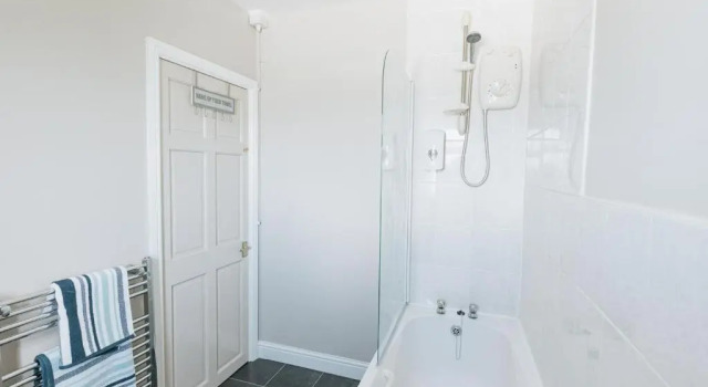 SEA VIEW - 3 bed apartment looking over Bridlington North Beach, Varaa Huoneisto Asunnot kohteessa Merseyside, Huoneisto