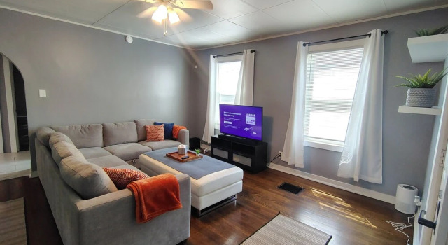 Коттедж Charming 2 Bedroom with in Home Gym