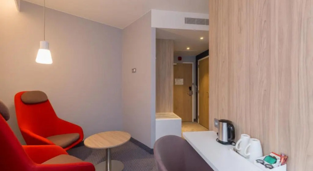 Двухместный номер Corner Standard Holiday Inn Express Brussels-Grand-Place by IHG