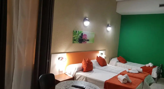 OYO Casa Del Cigroner, Varaa Hotelli Xativa 
