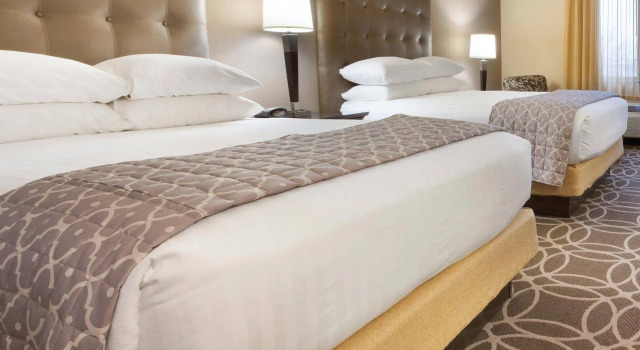 Drury Inn & Suites Louisville North, Prenota Hotel Hotel a Worthington con piscina, Piscina