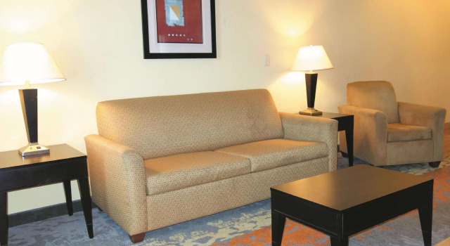 Двухместный семейный люкс Deluxe La Quinta by Wyndham Eastland